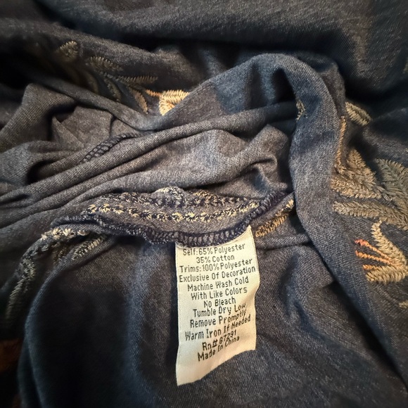 Great Johnny Was dress with beautiful embroidery - Picture 3 of 5